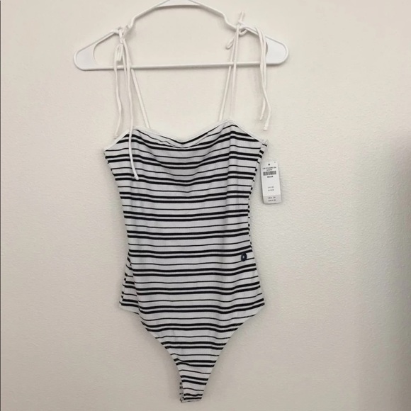 Top one piece - Picture 1 of 1